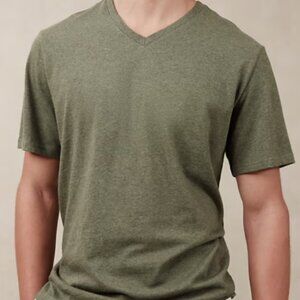 Banana Republic Factory Midweight Organic Cotton Olive Heather V-Neck T-Shirt